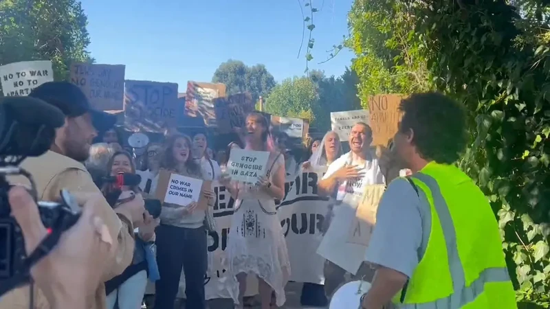 Protest Outside Vp Kamala Harris Los Angeles Home